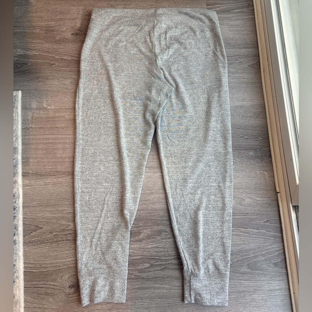 Balance Collection Heather Gray Knit Joggers with Front Pockets - Picture 2 of 3